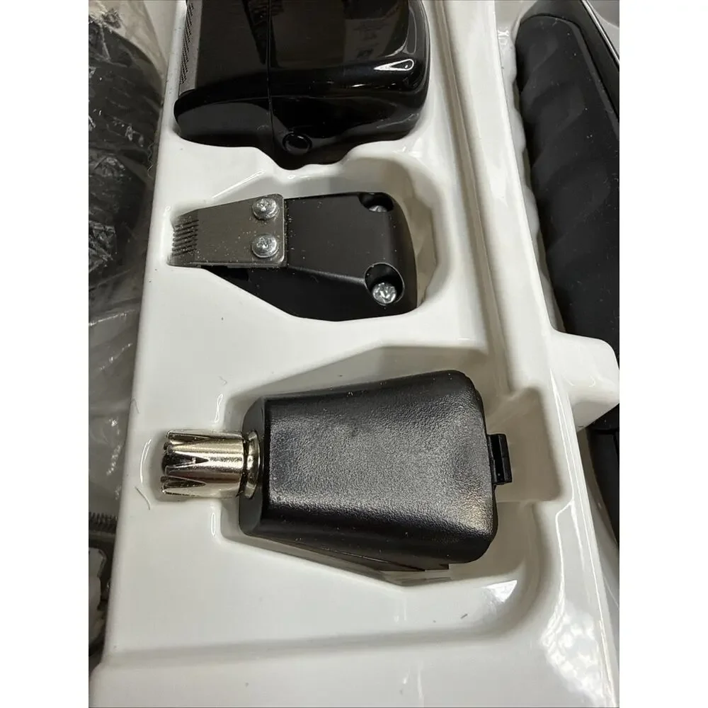 Wahl Lithium Ion Multi-Groomer Chrome, Black